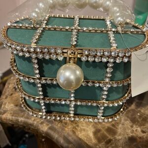 Elegant Green Pearl-Embellished Women's Bag